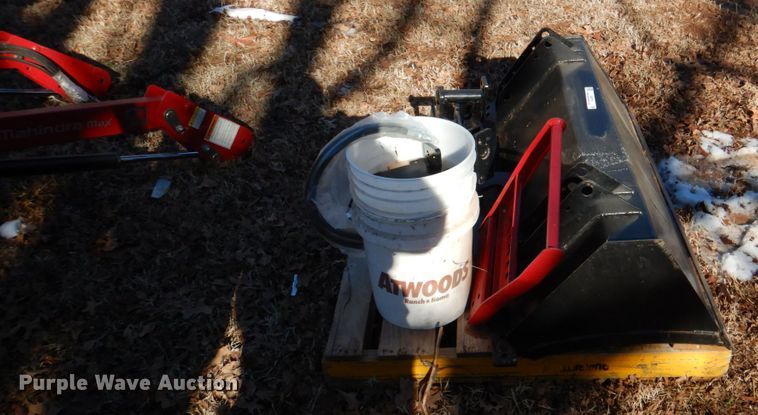 image for item JS9719 Mahindra Max 24L loader