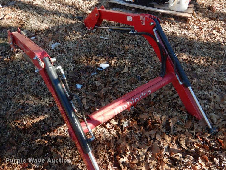 image for item JS9719 Mahindra Max 24L loader