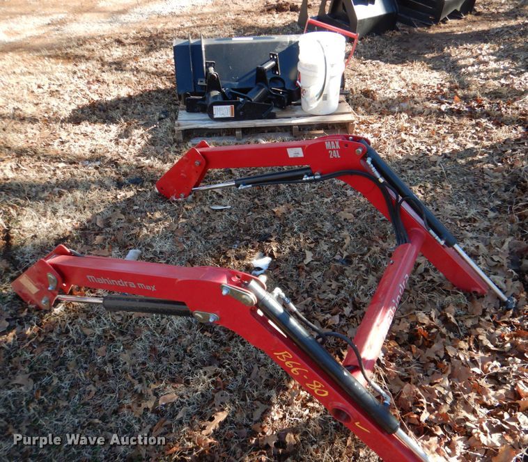 image for item JS9719 Mahindra Max 24L loader