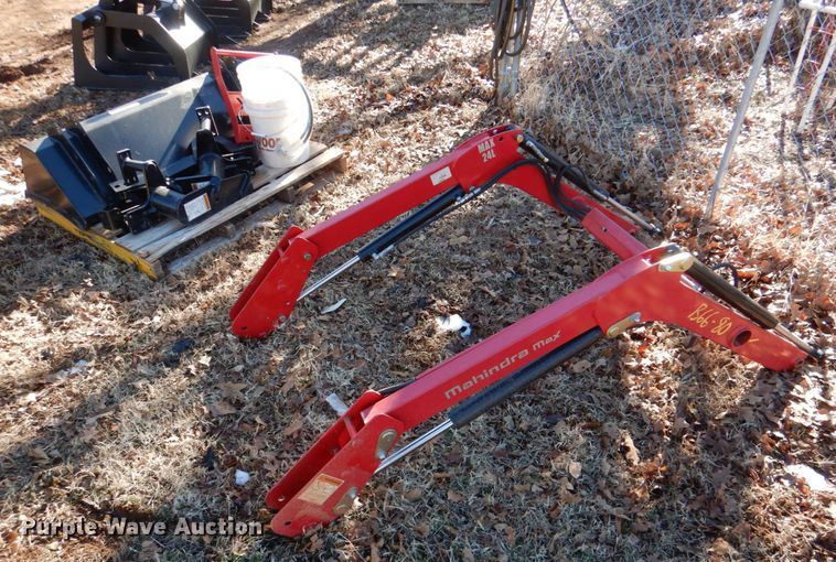 image for item JS9719 Mahindra Max 24L loader