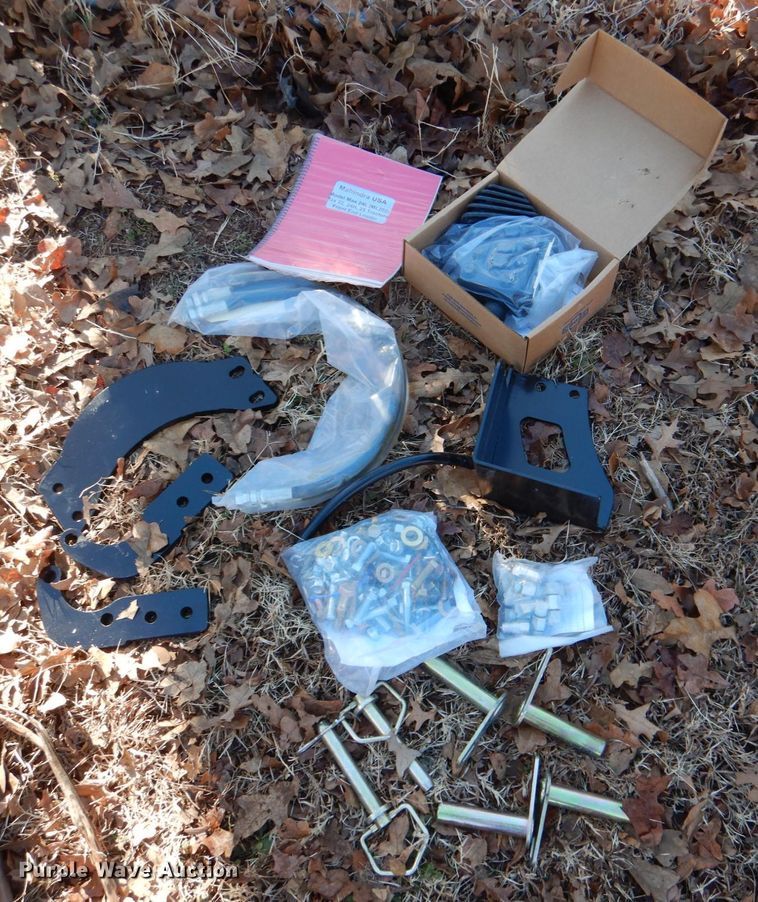 image for item JS9719 Mahindra Max 24L loader