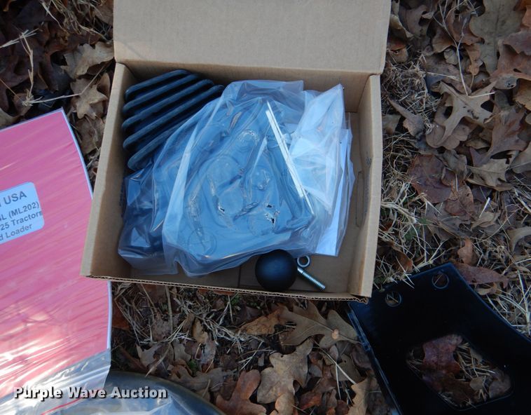 image for item JS9719 Mahindra Max 24L loader