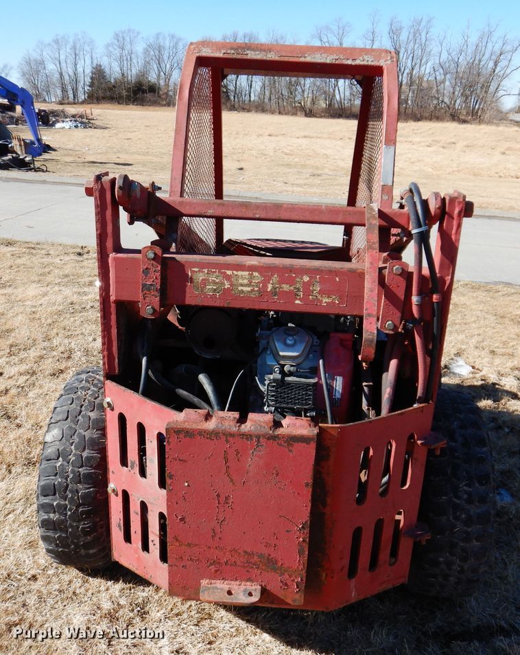 image for item KG9975 Gehl 2500  skid steer loader