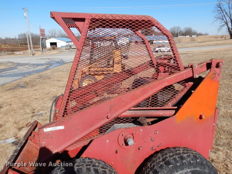 image for item KG9975 Gehl 2500  skid steer loader