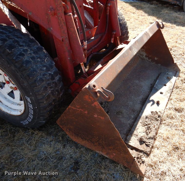 image for item KG9975 Gehl 2500  skid steer loader