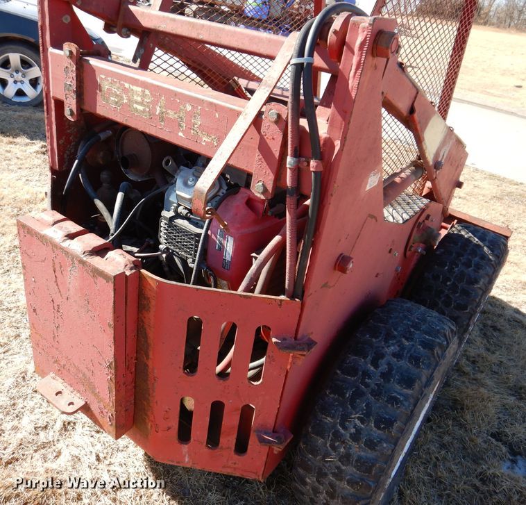 image for item KG9975 Gehl 2500  skid steer loader