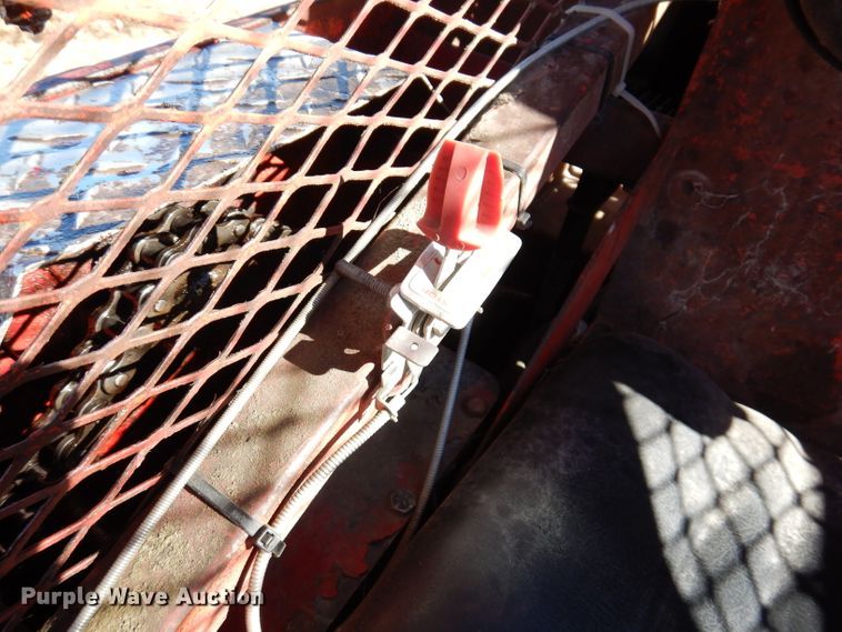 image for item KG9975 Gehl 2500  skid steer loader