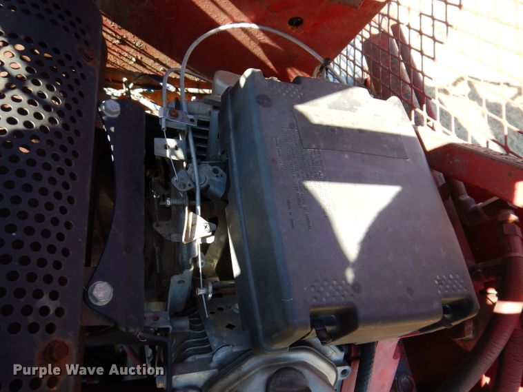 image for item KG9975 Gehl 2500  skid steer loader