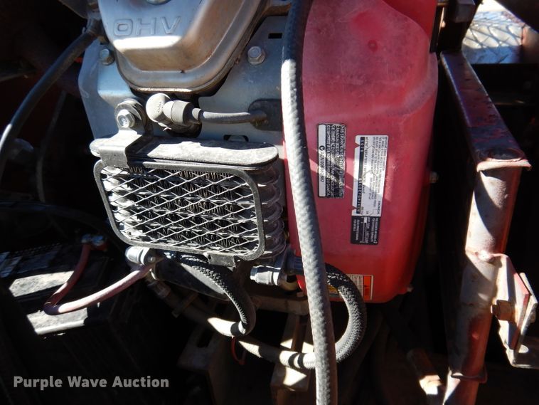 image for item KG9975 Gehl 2500  skid steer loader