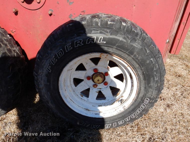 image for item KG9975 Gehl 2500  skid steer loader