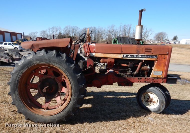 image for item KG9979 Farmall 656  tractor