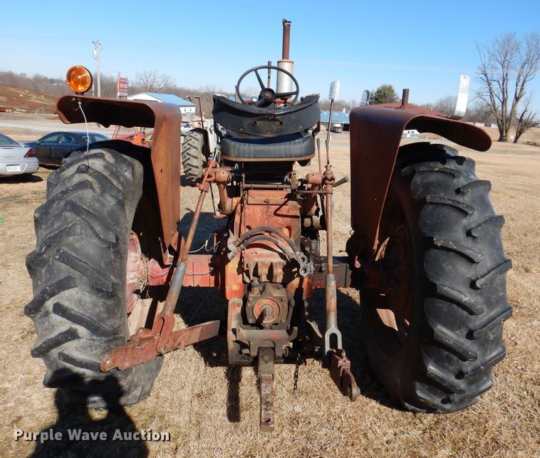 image for item KG9979 Farmall 656  tractor