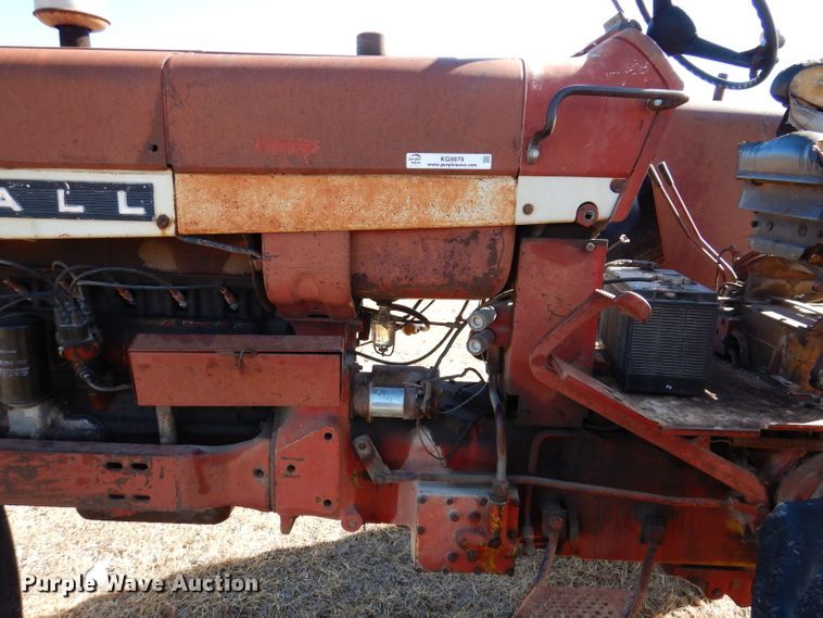 image for item KG9979 Farmall 656  tractor