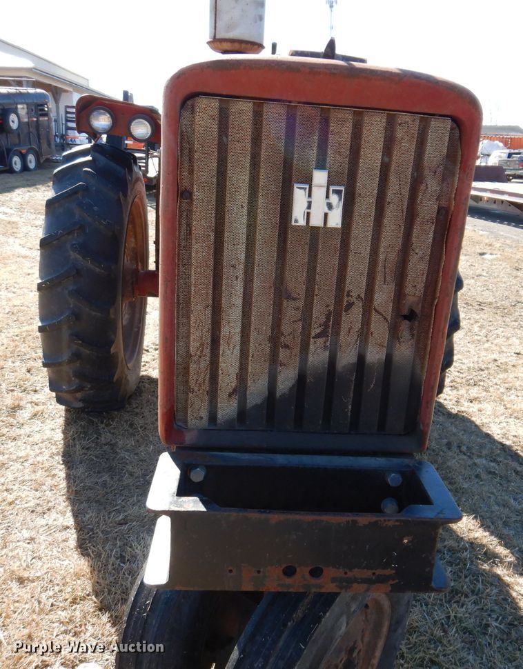 image for item KG9979 Farmall 656  tractor