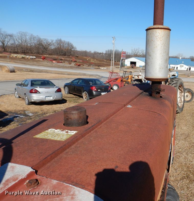 image for item KG9979 Farmall 656  tractor