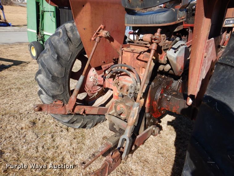 image for item KG9979 Farmall 656  tractor