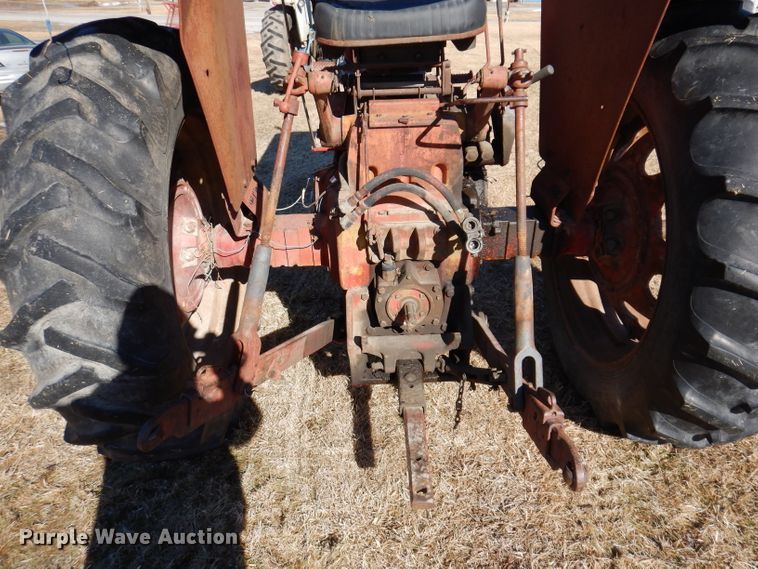 image for item KG9979 Farmall 656  tractor