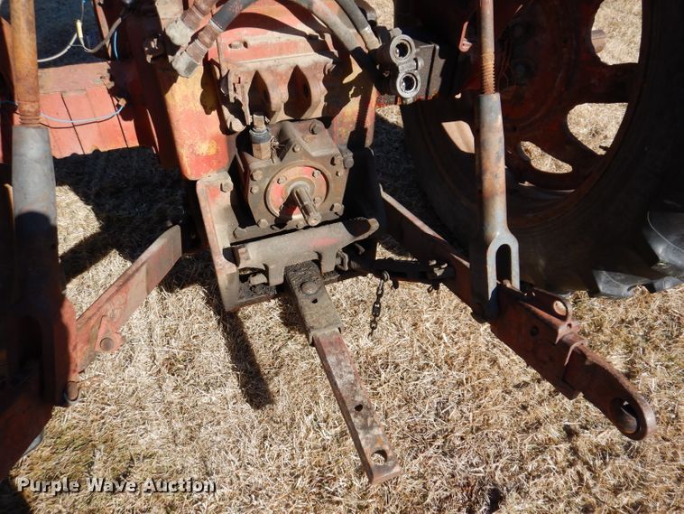 image for item KG9979 Farmall 656  tractor