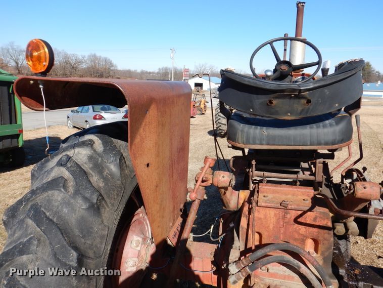 image for item KG9979 Farmall 656  tractor