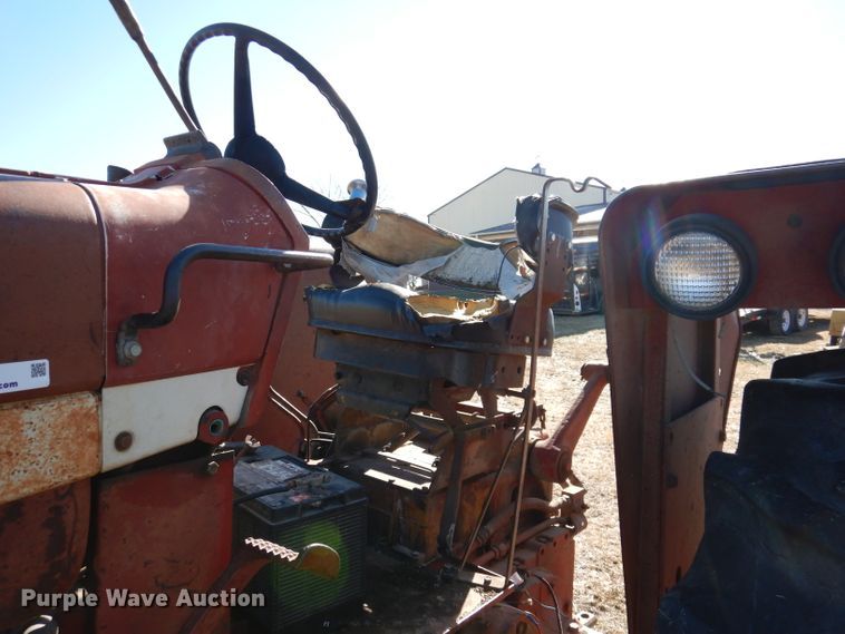 image for item KG9979 Farmall 656  tractor