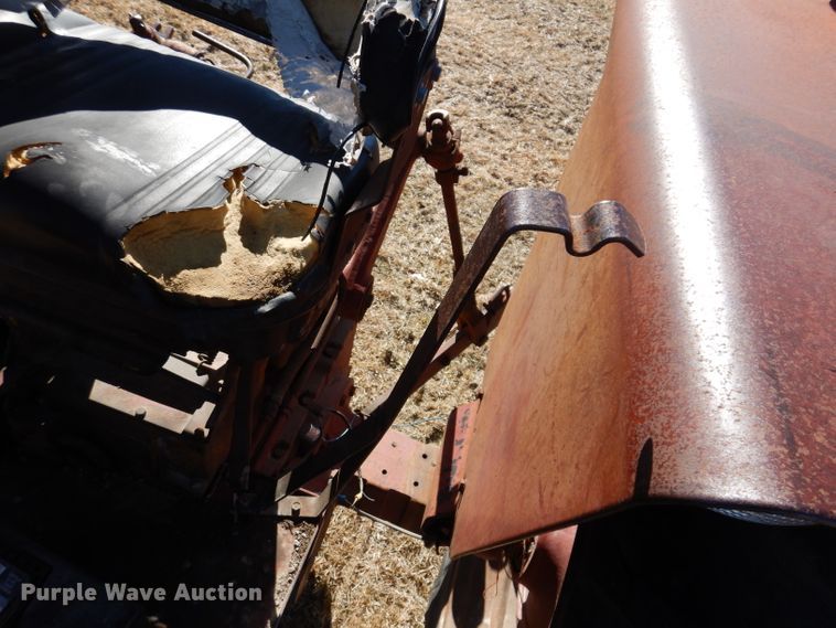 image for item KG9979 Farmall 656  tractor