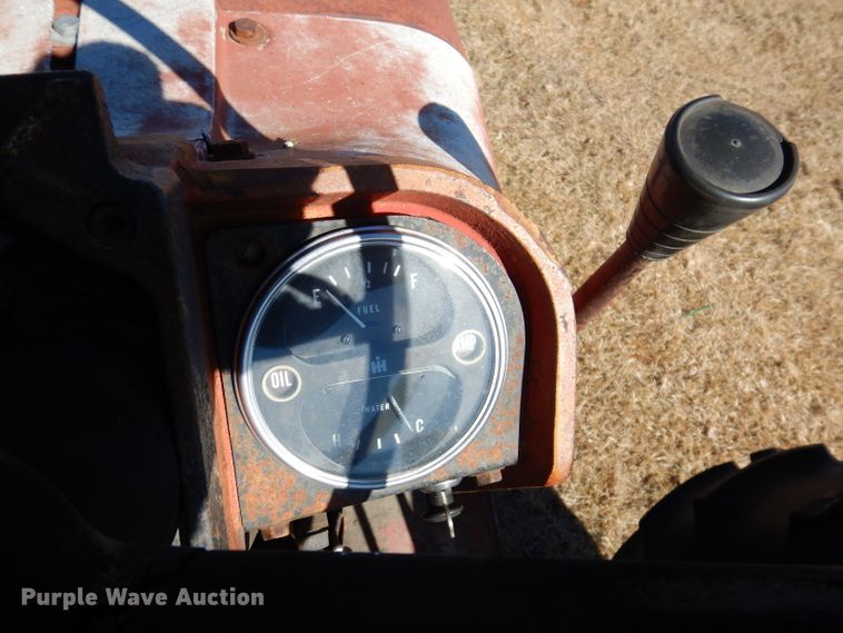 image for item KG9979 Farmall 656  tractor