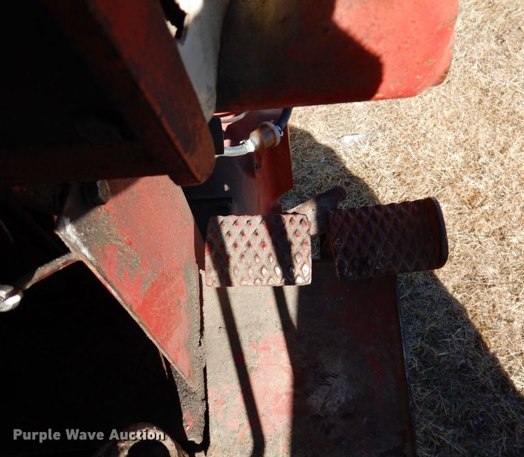 image for item KG9979 Farmall 656  tractor