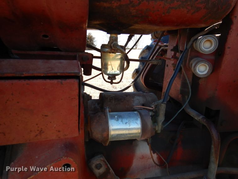 image for item KG9979 Farmall 656  tractor