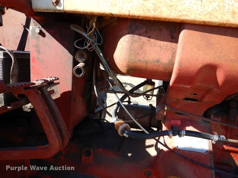 image for item KG9979 Farmall 656  tractor