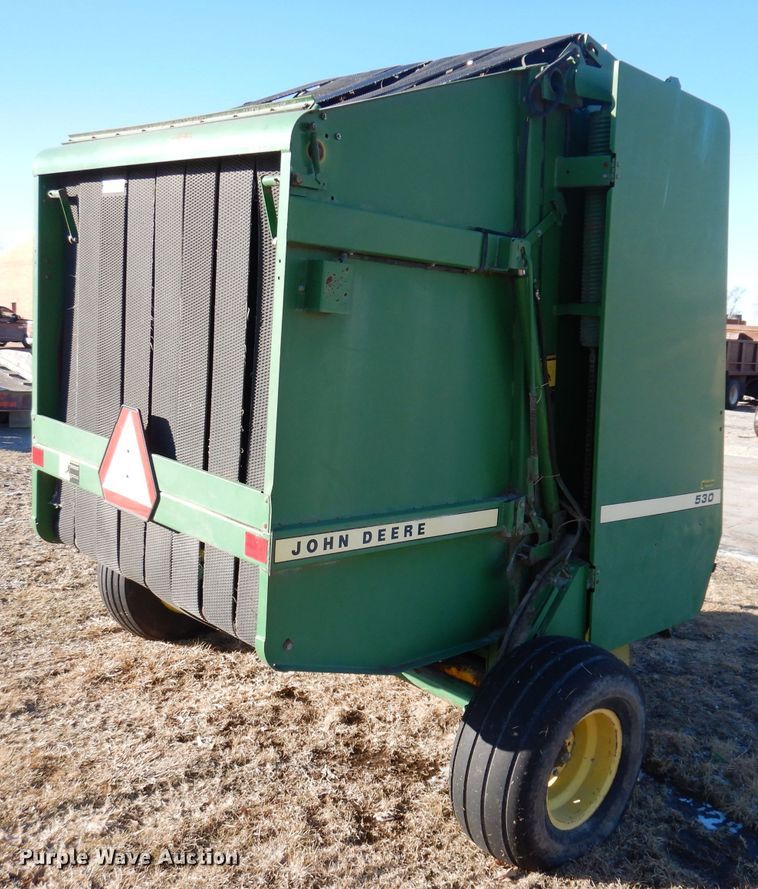 image for item KG9980 1988 John Deere 530  round baler
