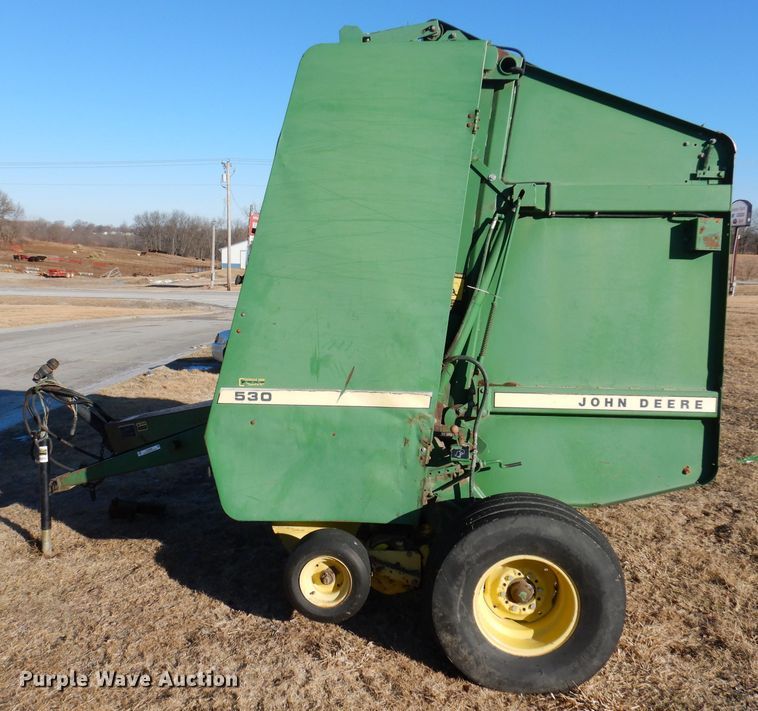 image for item KG9980 1988 John Deere 530  round baler