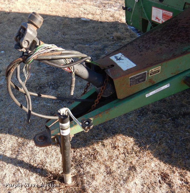 image for item KG9980 1988 John Deere 530  round baler