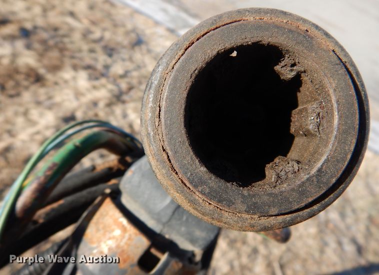 image for item KG9980 1988 John Deere 530  round baler