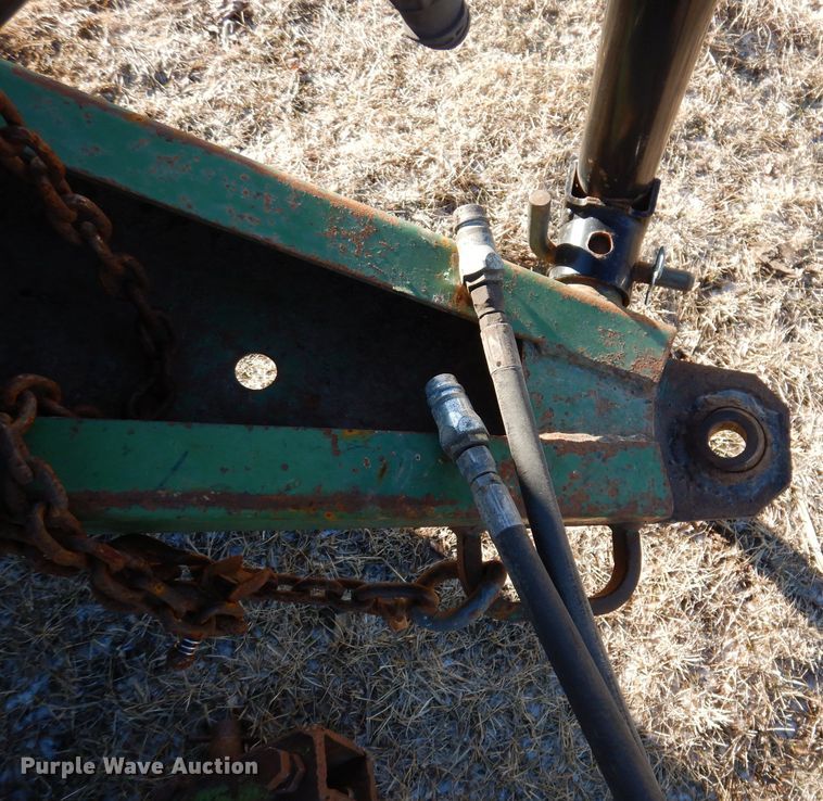 image for item KG9980 1988 John Deere 530  round baler