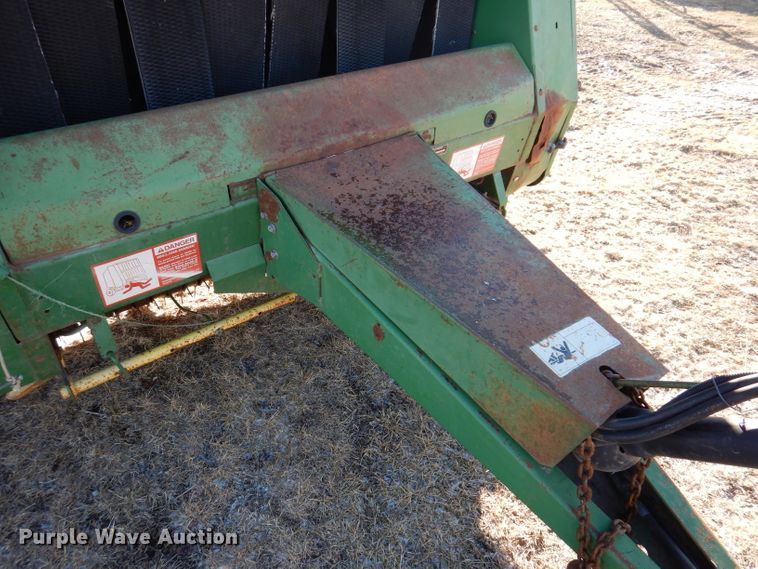 image for item KG9980 1988 John Deere 530  round baler