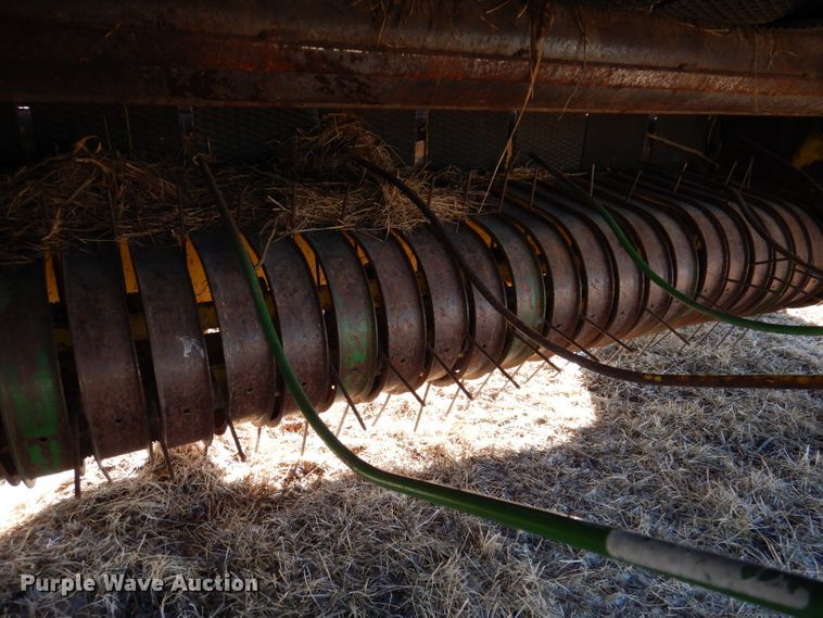 image for item KG9980 1988 John Deere 530  round baler