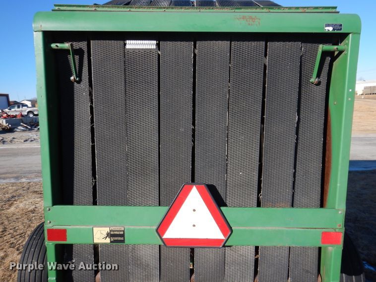 image for item KG9980 1988 John Deere 530  round baler