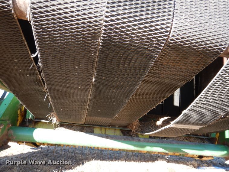 image for item KG9980 1988 John Deere 530  round baler