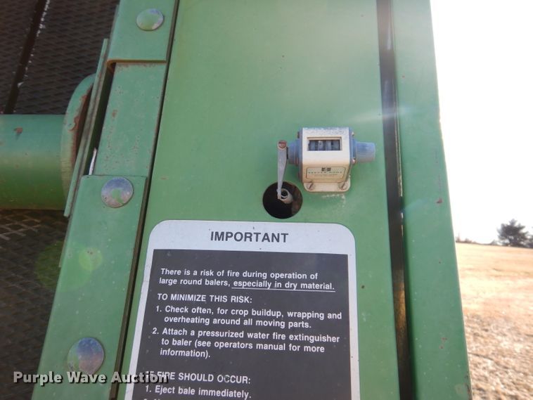 image for item KG9980 1988 John Deere 530  round baler