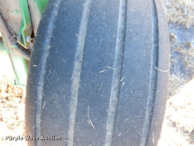 image for item KG9980 1988 John Deere 530  round baler