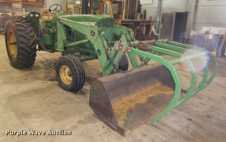 image for item KG9989 1967 John Deere 4020  tractor