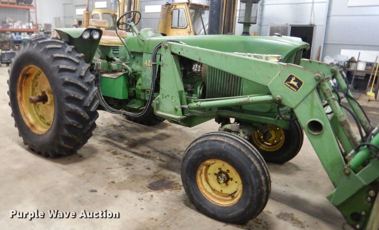 image for item KG9989 1967 John Deere 4020  tractor