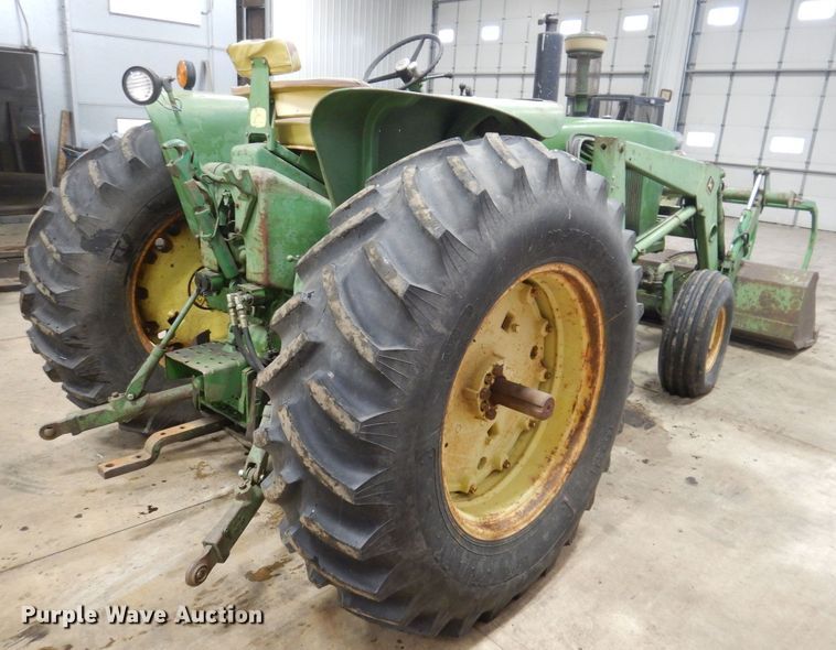 image for item KG9989 1967 John Deere 4020  tractor