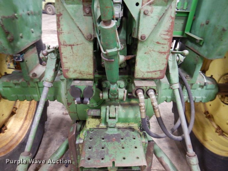 image for item KG9989 1967 John Deere 4020  tractor