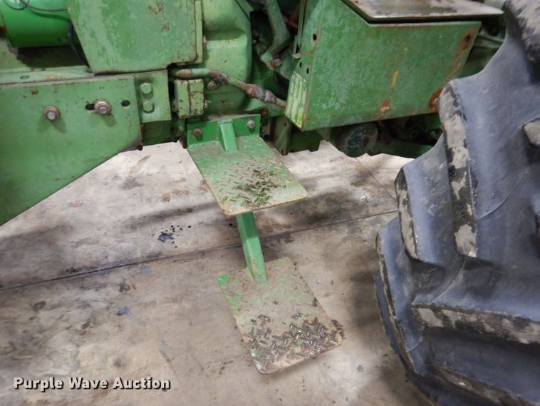 image for item KG9989 1967 John Deere 4020  tractor