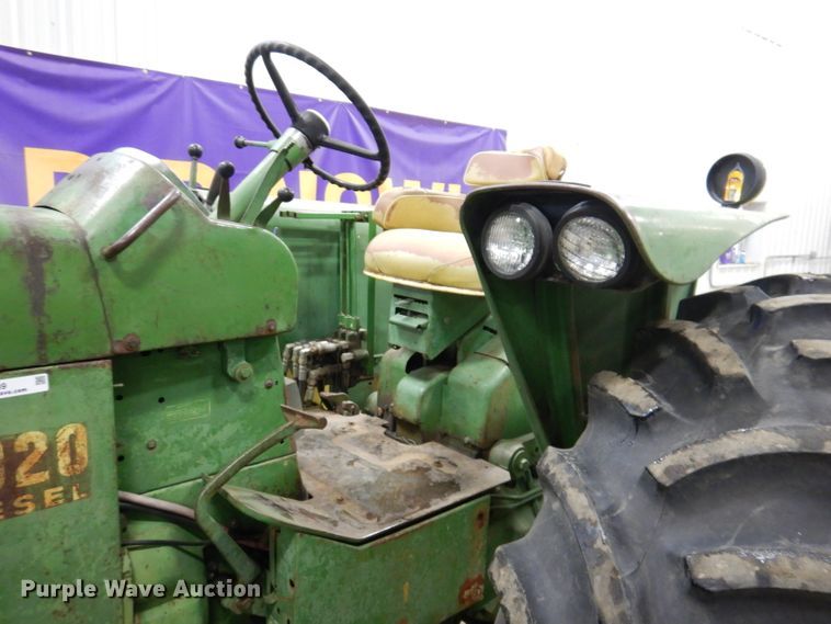 image for item KG9989 1967 John Deere 4020  tractor