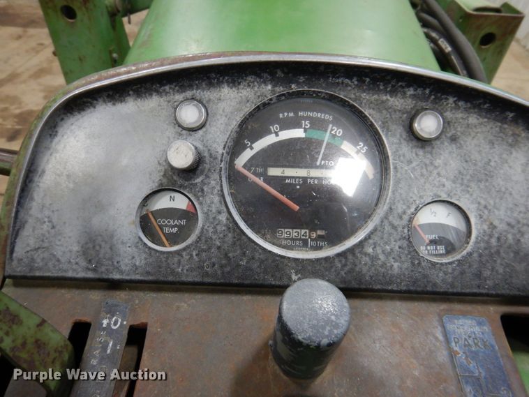 image for item KG9989 1967 John Deere 4020  tractor