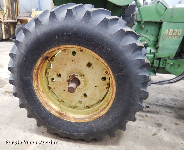 image for item KG9989 1967 John Deere 4020  tractor