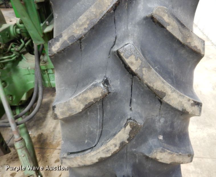 image for item KG9989 1967 John Deere 4020  tractor