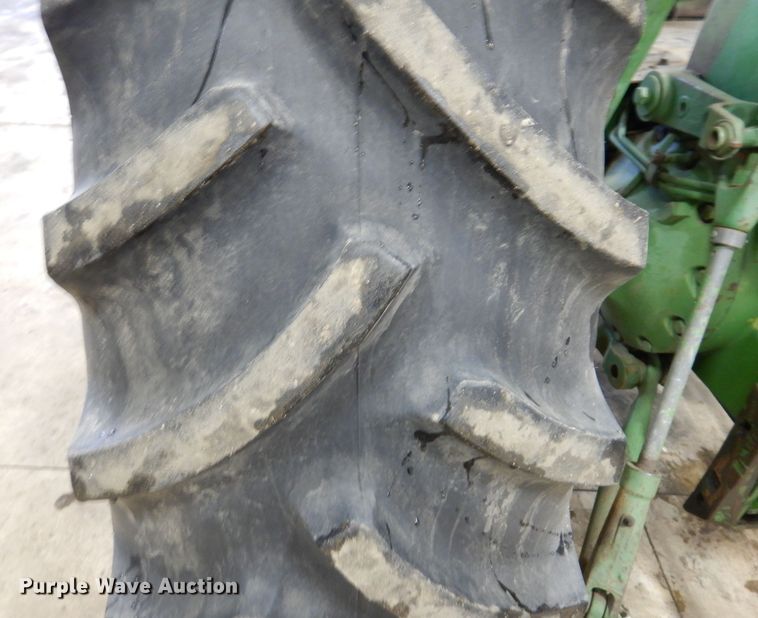 image for item KG9989 1967 John Deere 4020  tractor